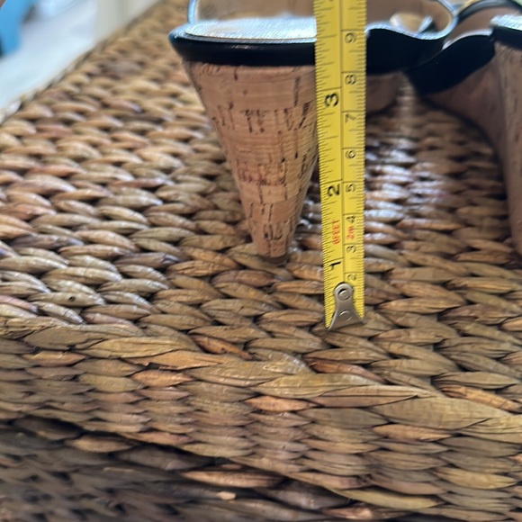 Michael Kors 8.5 Black and Gold Cork Wedges - Picture 4 of 7